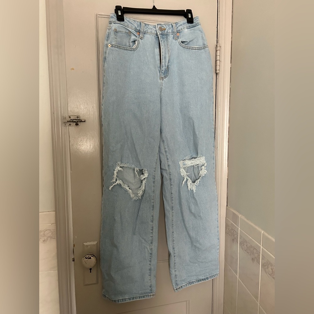 women’s baggy, high-rise jeans